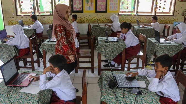 Kurikulum Merdeka vs Kurikulum 2013, Mana yang Lebih Baik?
